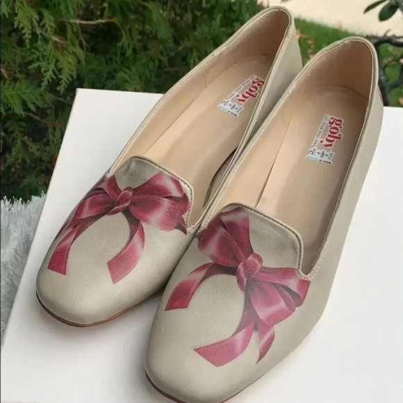 Goby Bow Print Loafer Pump - Picture 5 of 10